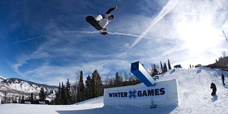Winter-X-Games-Rail-Snowboarder-800x400